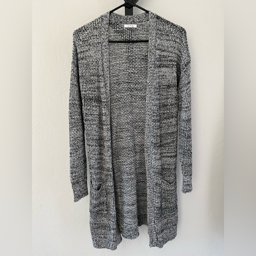 Black/white light duster